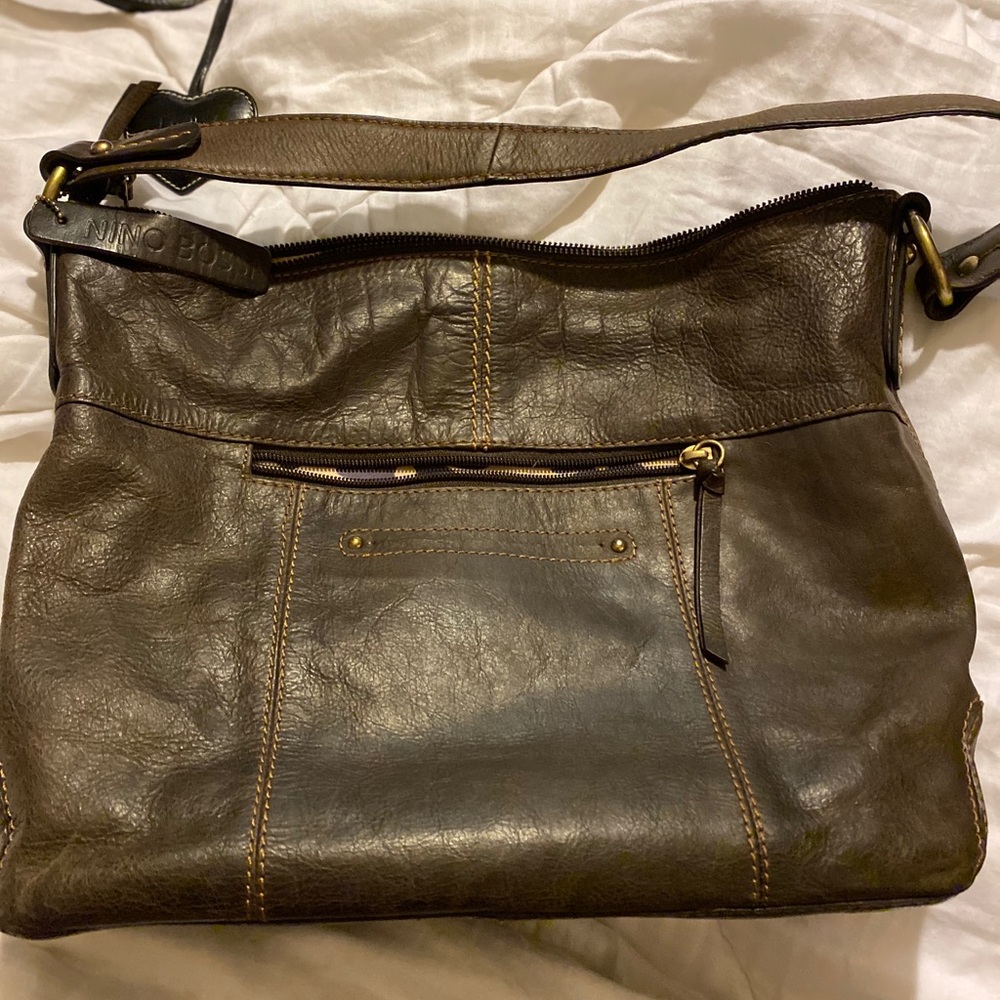 🌐Brown leather Nino Bossi purse 👜
